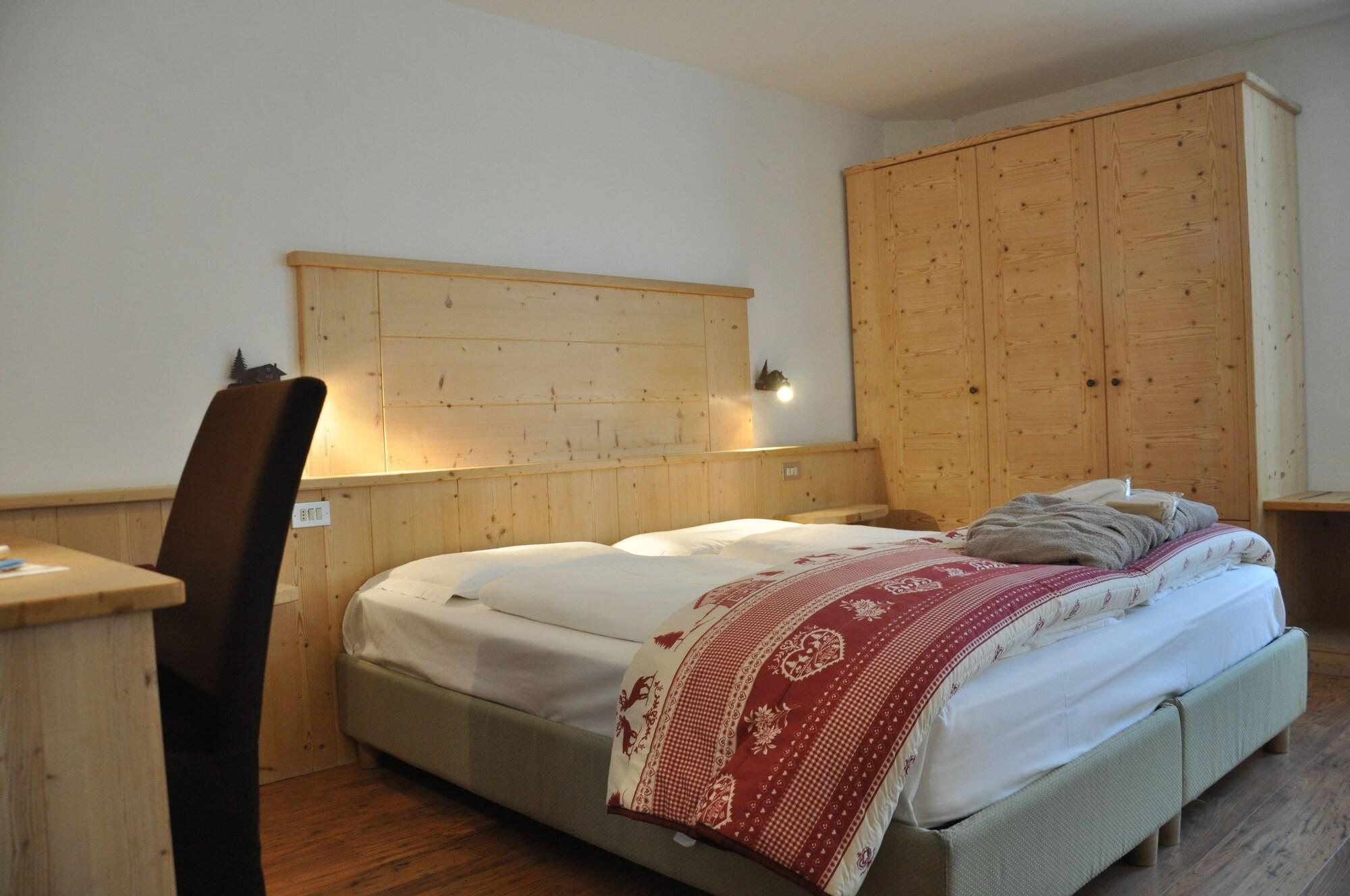 Alpenlife Hotel Someda Moena Exterior photo
